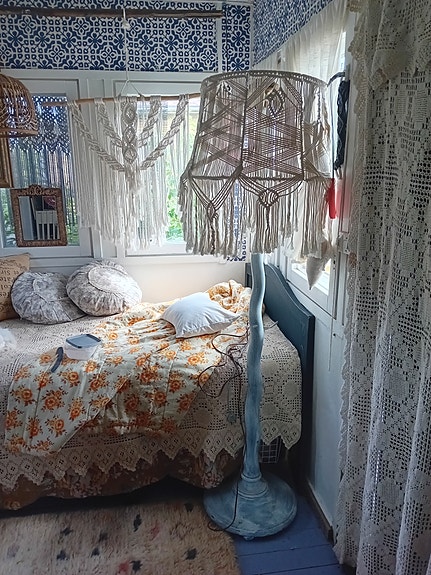 Maalaisromanttinen jalkalamppu, vintage jalkalamppu