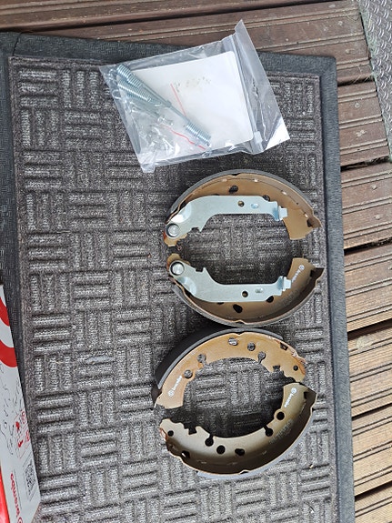 🚗 Uudet Brembo jarrukengät Toyota Yaris / Daihatsu Charade 🚗