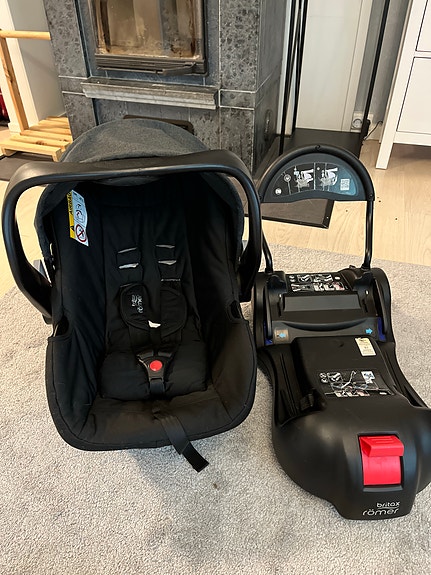Britax Römer Primo turvakaukalo ja telakka