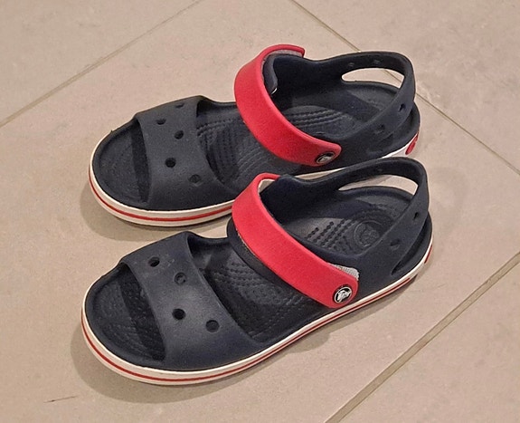 Crocs sandaalit koko 32-33