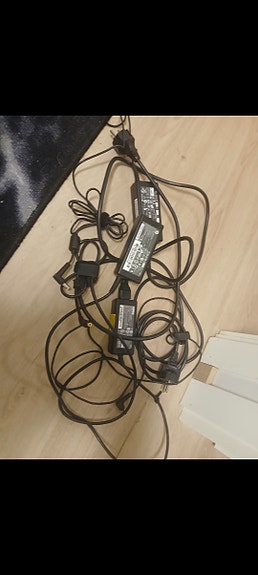 Läppärin latureita
