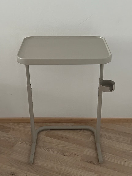 IKEA BJÖRKÅSEN Tietokonepöytä / Työpöytä /Laptop-pöytä