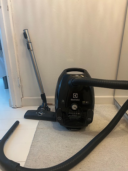 Electrolux pölynimuri musta