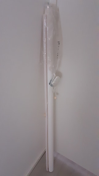 Valkoinen rullaverho 107x180cm