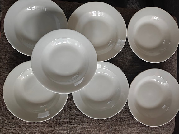 Arabian syvät lautaset