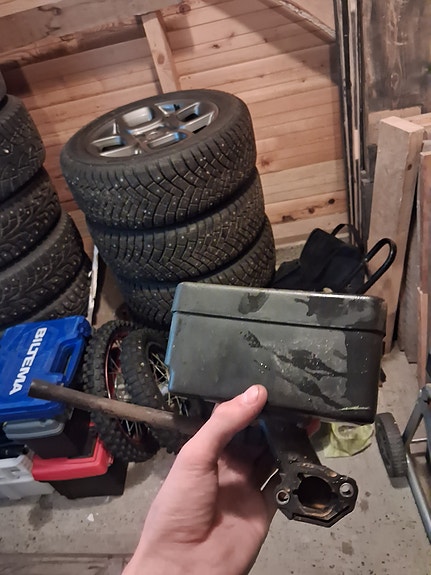Päältäajettavan ilmansuodatin kotelo
