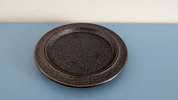 Arabia Ruska Leivoslautanen / Leipälautanen (1960-1999, Ulla Procope)