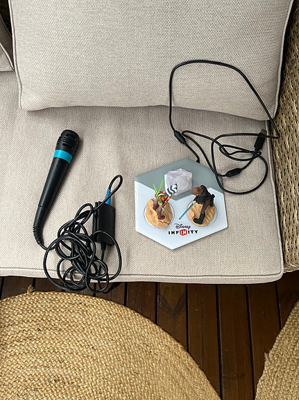 Ps3 tarvikkeita.  (Singstar + disney)