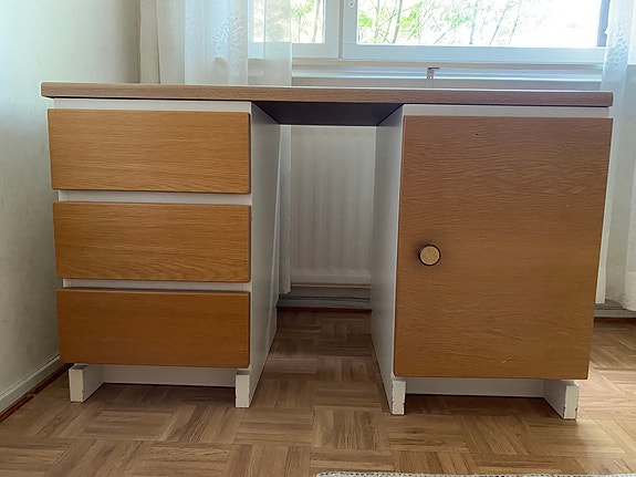 Muuramen kaappi ja laatikostot