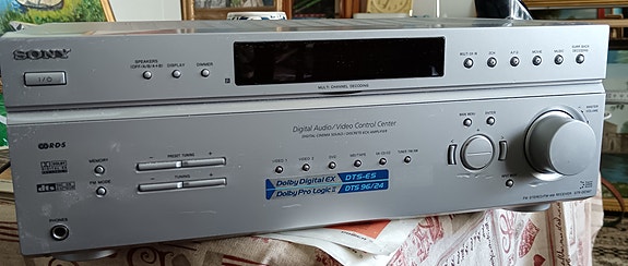 Philips SW3000/05 subwoofer ja Sony STR-DE497 AV-vahvistin