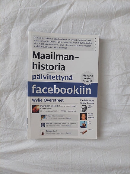Maailmanhistoria päivitettynä Facebookiin -kirja