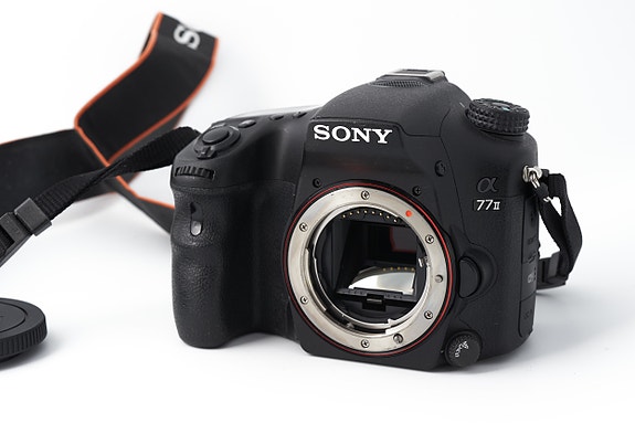 Sony A77 II -järjestelmäkamera (A-mount SLT)