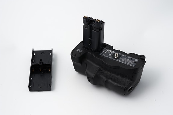 Sony VG-C77AM akkukahva (a77 ii ja a99 ii)