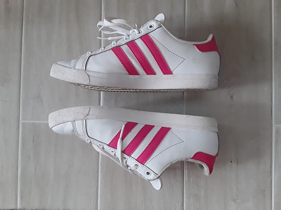Adidas tennarit