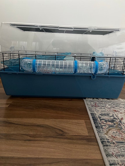 Hamsterin häkki ja tarvikkeet