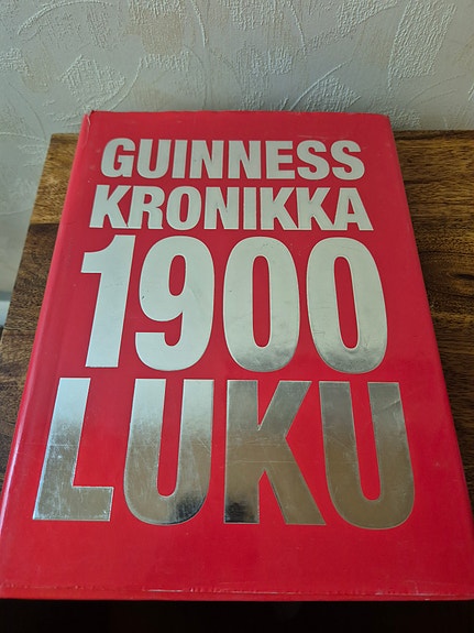 Guinness Kronikka 1900-luku kirja