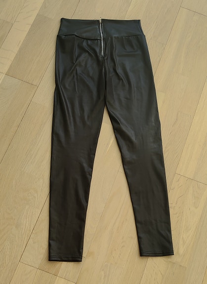 Naisten leggingsit