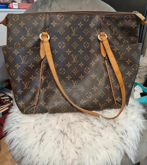 Louis Vuitton totally mm