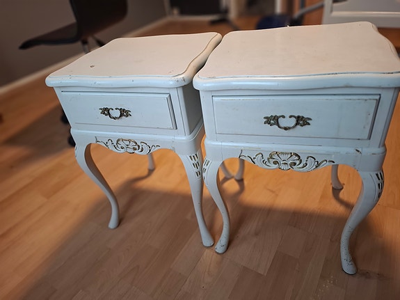 talonpoikaisrokokoo yöpöydät, 2 kpl