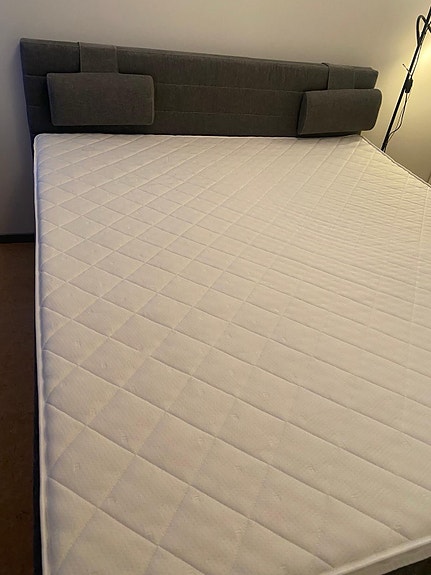 Sangyn + Mattress