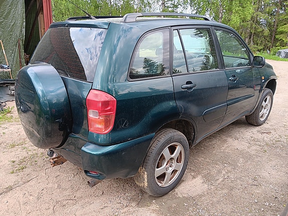 Toyota Rav4 osina
