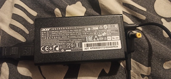 Kannettavan laturi Acer PA-1650-86