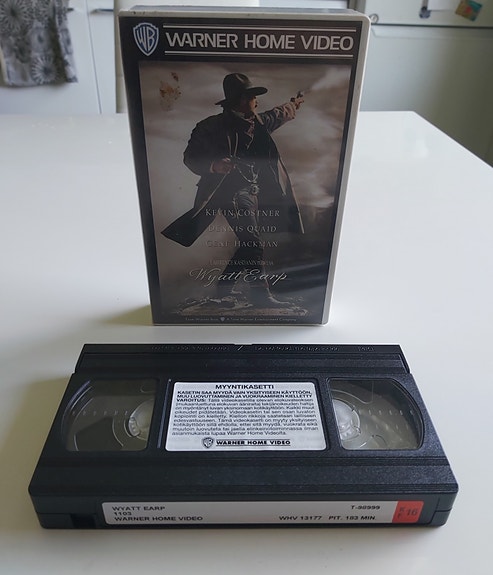 Wyatt Earp (1994) VHS – Kevin Costner lännenelokuva