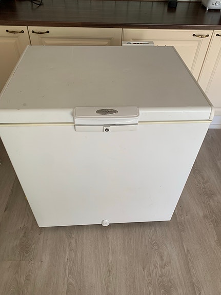 Whirlpool arkkupakastin valkoinen