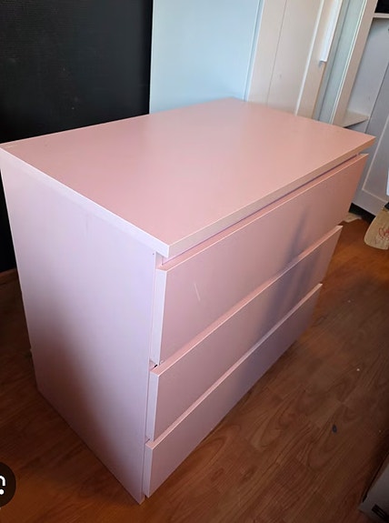 Ostan v. pun IKEA MALM-lipaston