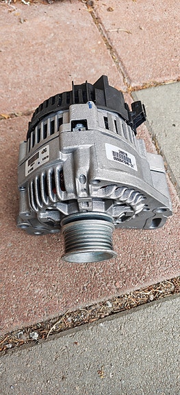 Uusi Valeo laturi. Oem. Vw ja seat sopiva.
