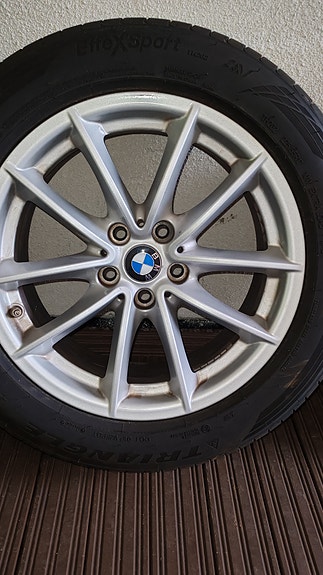 BMW 17" aluvanteet ja 225/55R17 renkaat