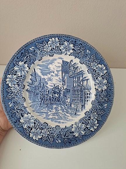 Royal Tudor ware lautanen