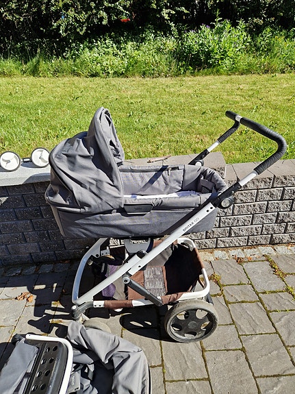 Britax Next yhdistelmävaunut ja turvakaukalo