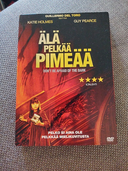 Älä pelkää pimeää DVD-elokuva
