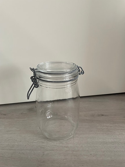 Kannellinen lasipurkki 1L - hyvä kunto