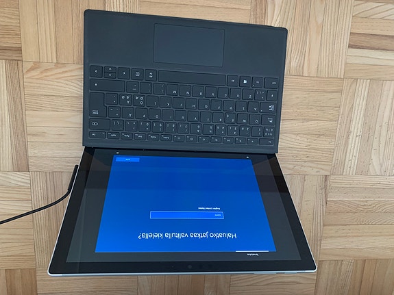 Microsoft Surface pro 5 kannettava/tabletti näppäimistöllä
