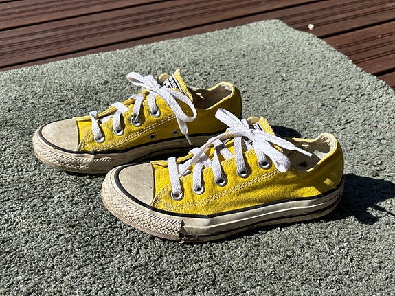 Converse keltaiset kengät