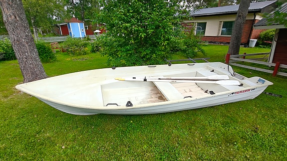 Yamarin 440 vene moottorilla