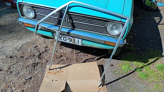 Ford 20m p7 vasen oven ikkunakarmi. NOS