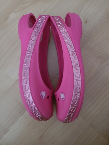 crocs j2
