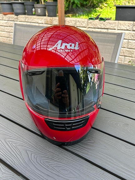 Arai umpikypärä koko M