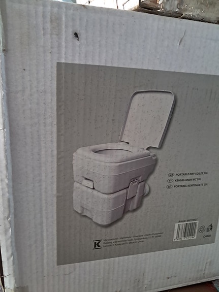 Kannettava kemiallinen wc harmaa