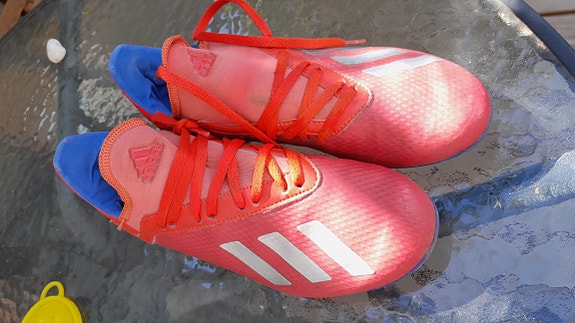 Adidas jalkapallokengät koko 37 oranssi