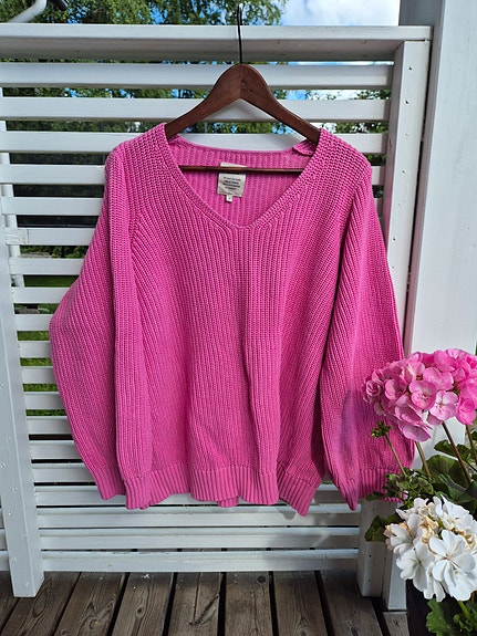 KAIKO pinkki v-neck -neule