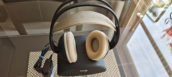 AKG K912 langattomat kuulokkeet