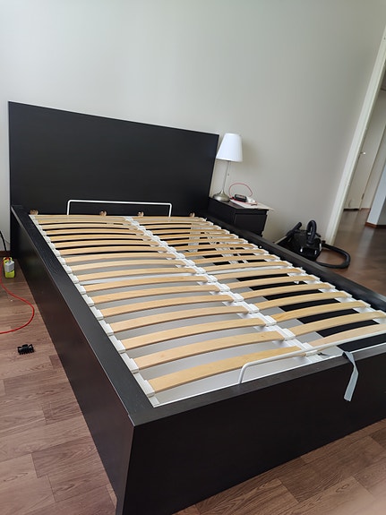Sängynrunko 140x200cm säilytystilalla, IKEA MALM