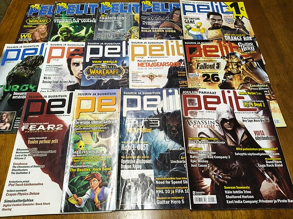 Pelit lehtiä 2006 - 2009 15kpl