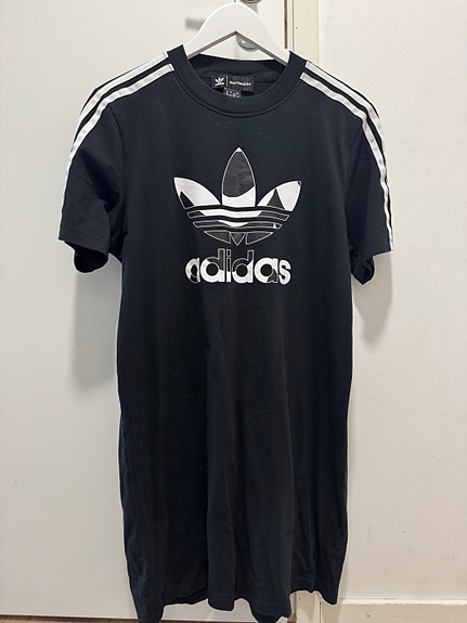 Marimekko x Adidas paitamekko, uk12