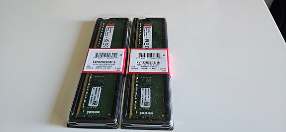 (Uusi) 32gb ddr4 3200mhz cl22 Kingston muistitikut