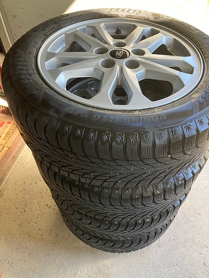 Todella hyvä Ford / Volvo talvirengassarja 205/55R16 (extra load)
